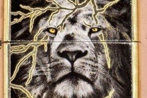 Gold And Matte Lion Zippo |