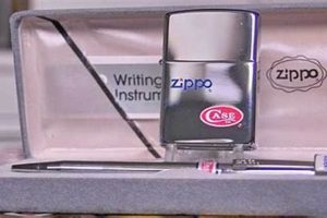 Vintage 1993 Zippo Lighter & Pen Set |